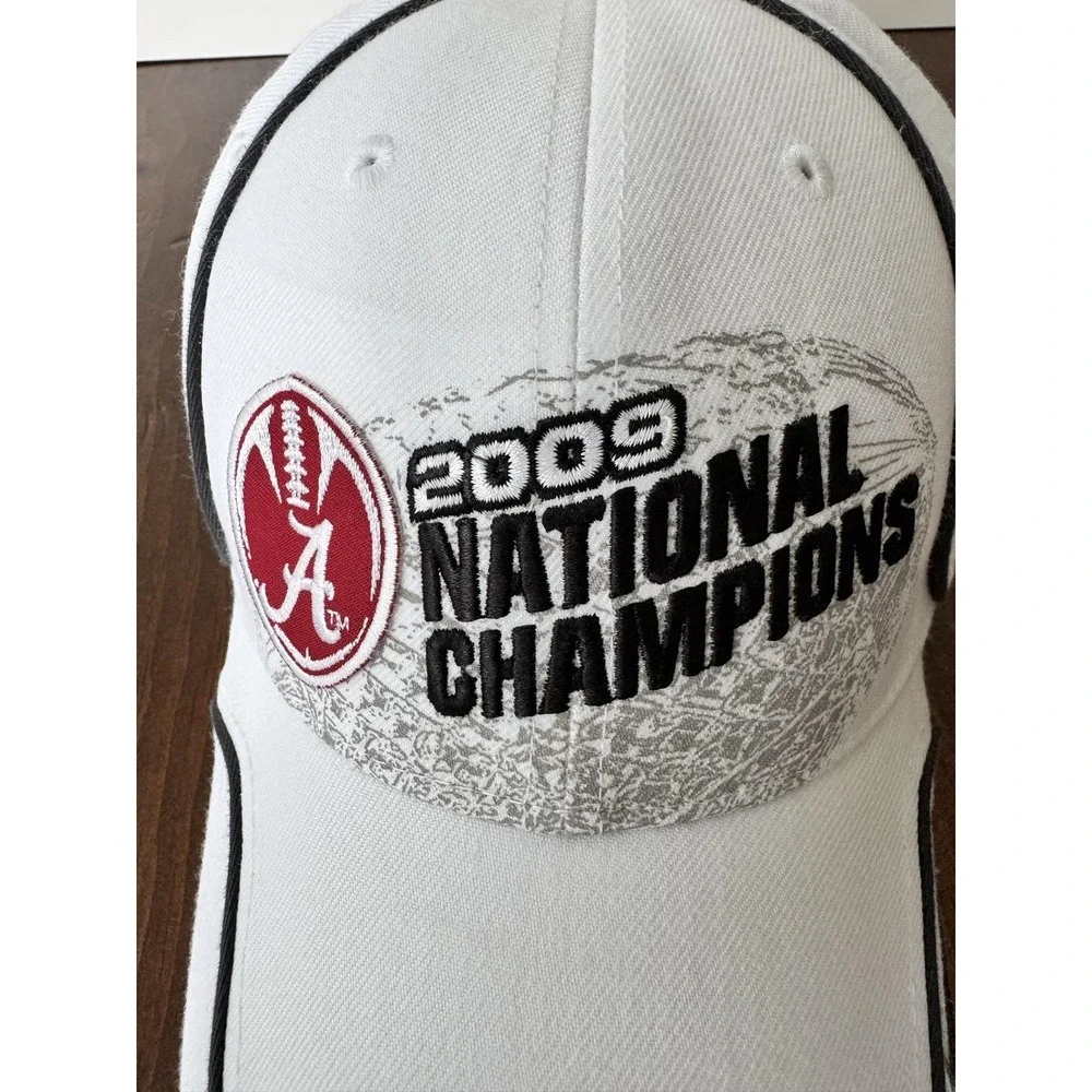 Alabama Crimson Tide Hat Mens One Size White NCAA Football Nike 2009 Champs